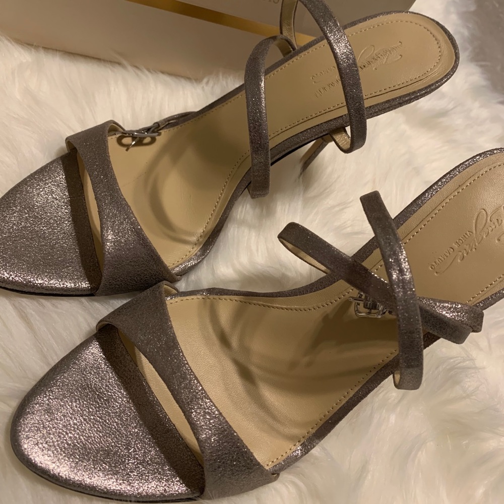 Brand New Vince Camuto Style IM-RORA